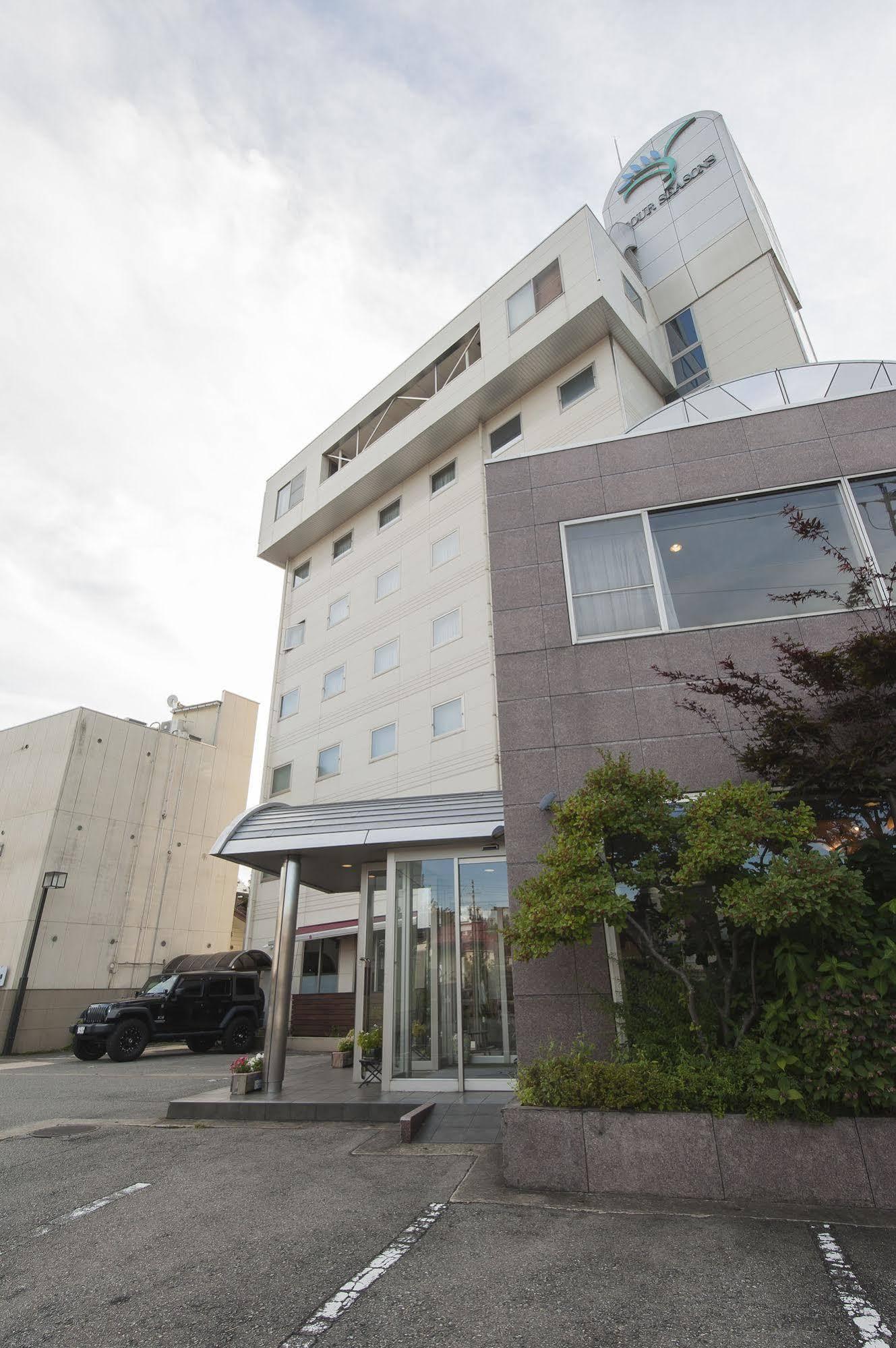 Takayama City Hotel Four Seasons Екстер'єр фото